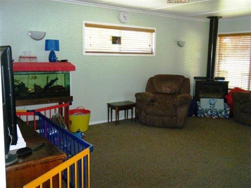 11 Wattle Drive, St George QLD 4487