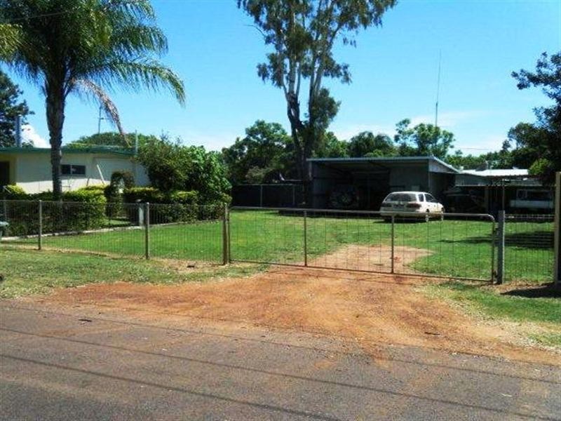 11 Wattle Drive, St George QLD 4487