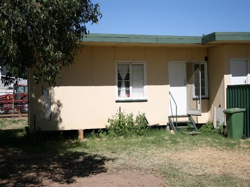 165-167 Victoria Street, St George QLD 4487