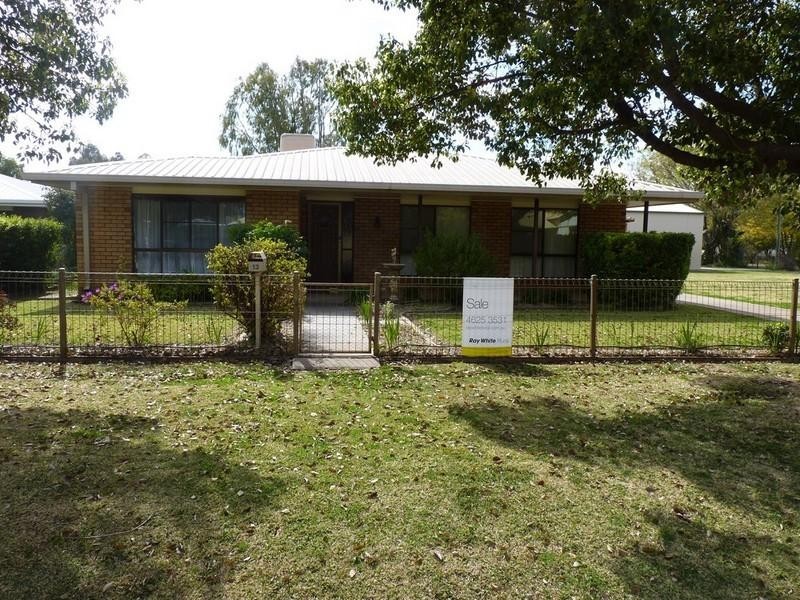 13 Howe Street, St George QLD 4487