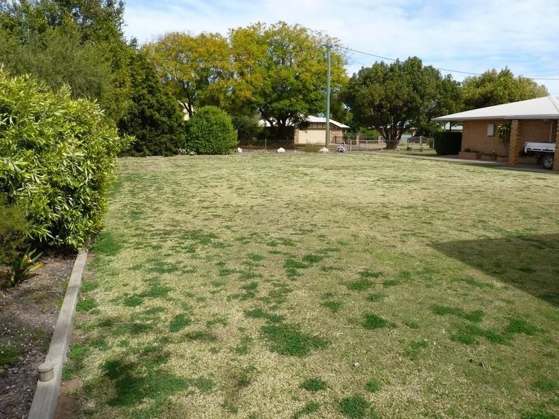 13 Howe Street, St George QLD 4487