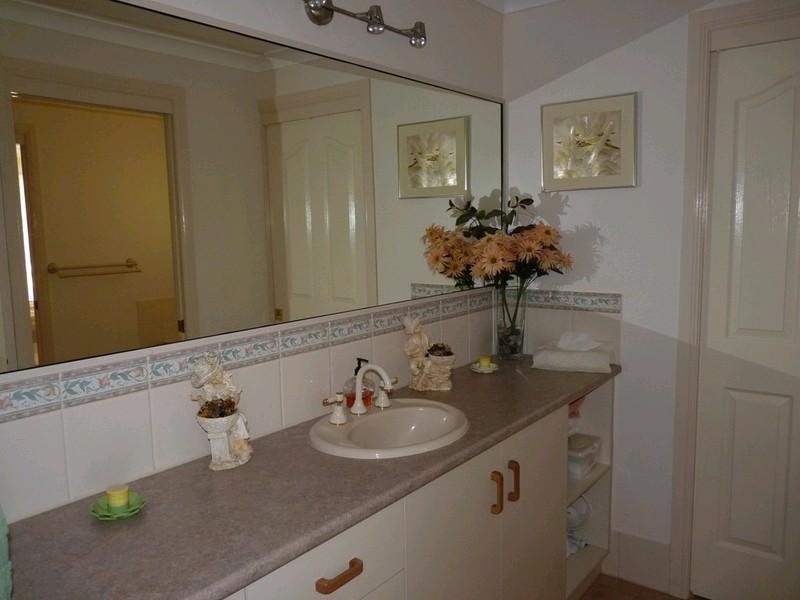 8 Elizabeth Street, St George QLD 4487