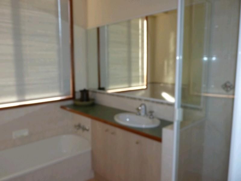 2 Weribone Street, St George QLD 4487