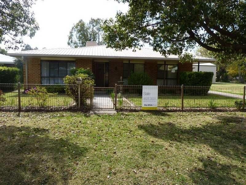 13 Howe Street, St George QLD 4487