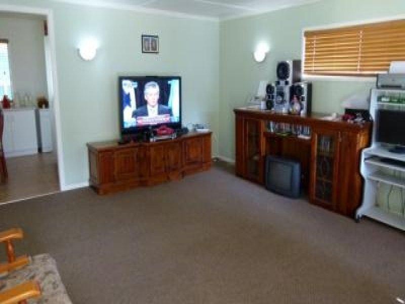 11 Wattle Drive, St George QLD 4487