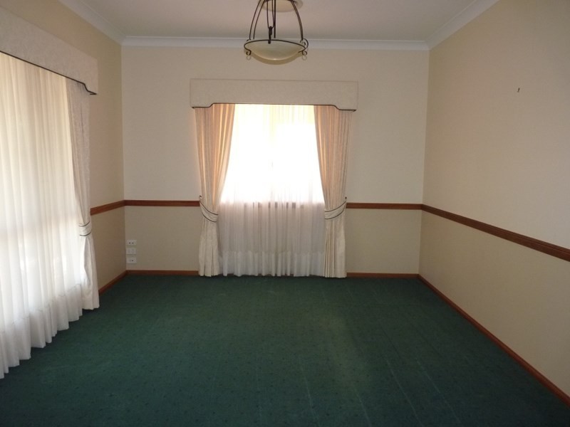 2 Weribone Street, St George QLD 4487