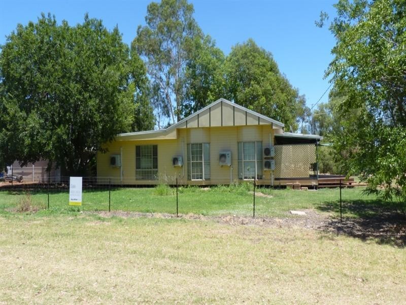 52 Albert Street, St George QLD 4487
