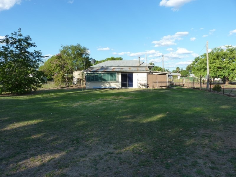 66 Grey Street, St George QLD 4487