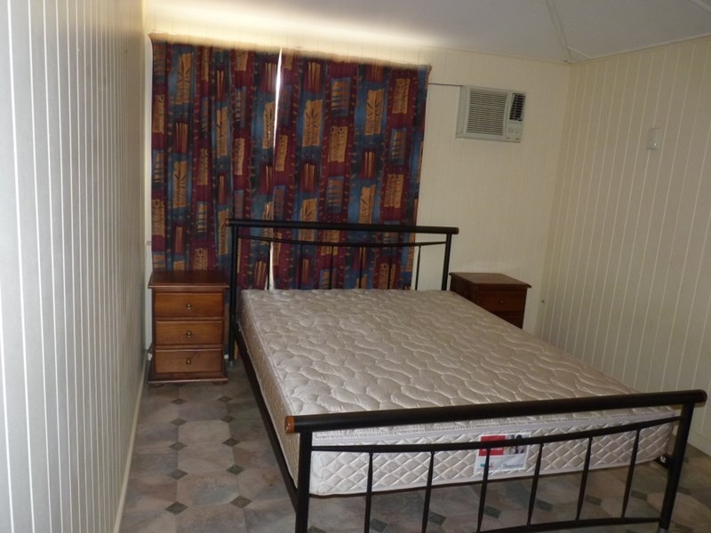 Unit 1, 164 Victoria Street, St George QLD 4487