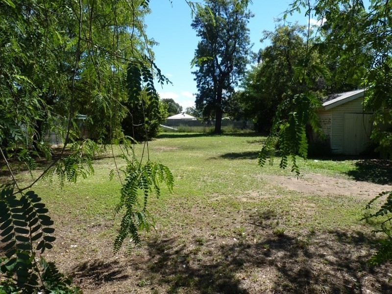 93 VICTORIA Street, St George QLD 4487