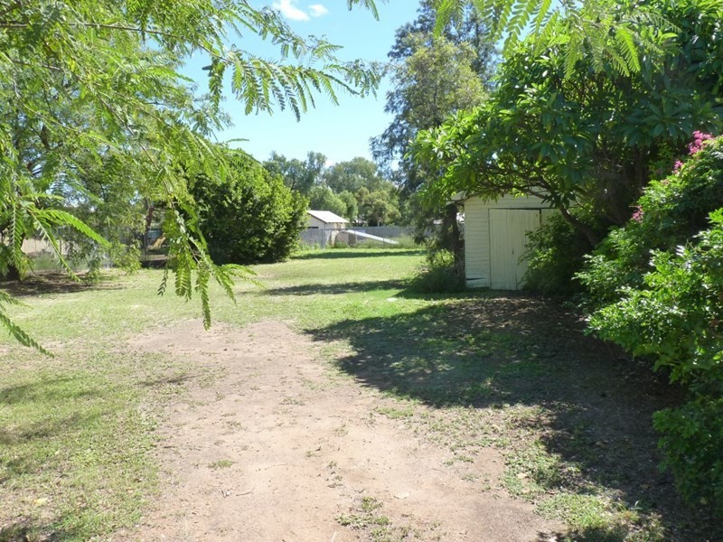 93 VICTORIA Street, St George QLD 4487