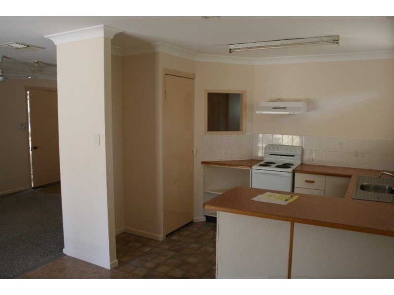 4 Elizabeth Street, St George QLD 4487