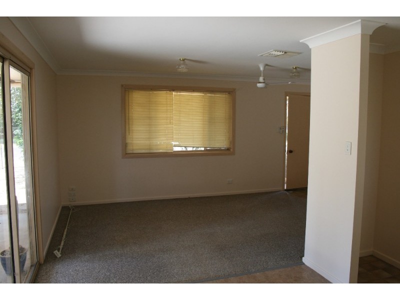 4 Elizabeth Street, St George QLD 4487