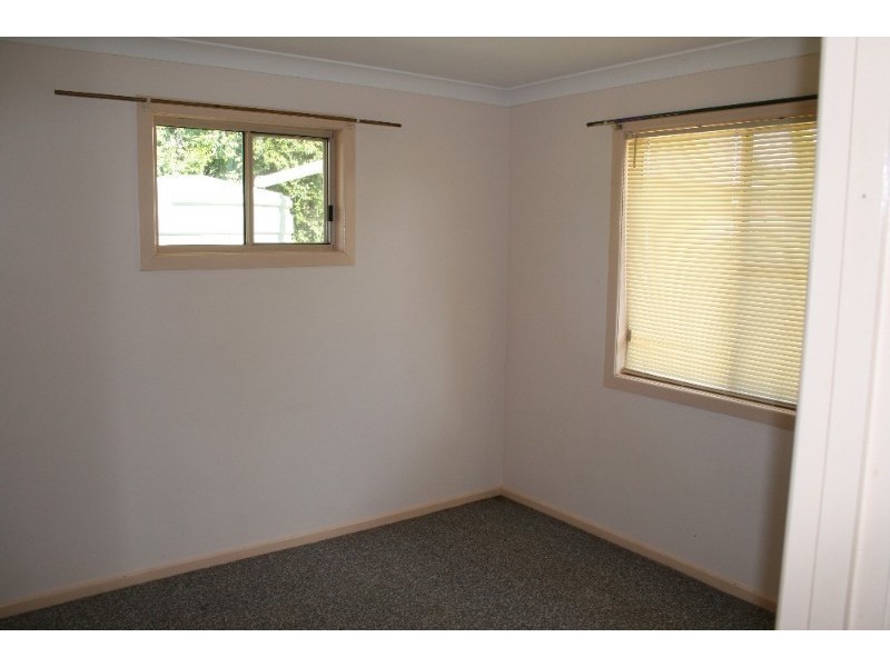 4 Elizabeth Street, St George QLD 4487