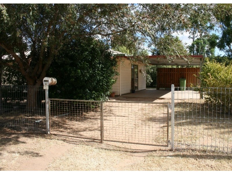 4 Elizabeth Street, St George QLD 4487