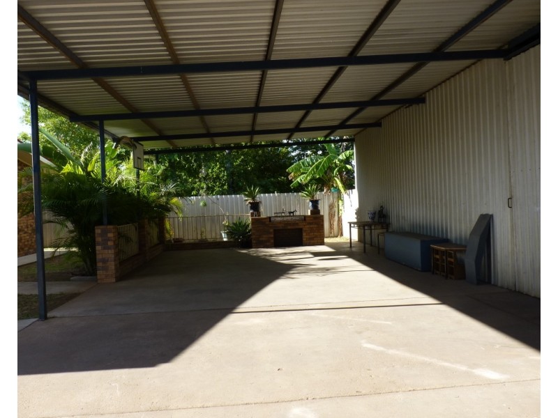 8 Hill Street, St George QLD 4487