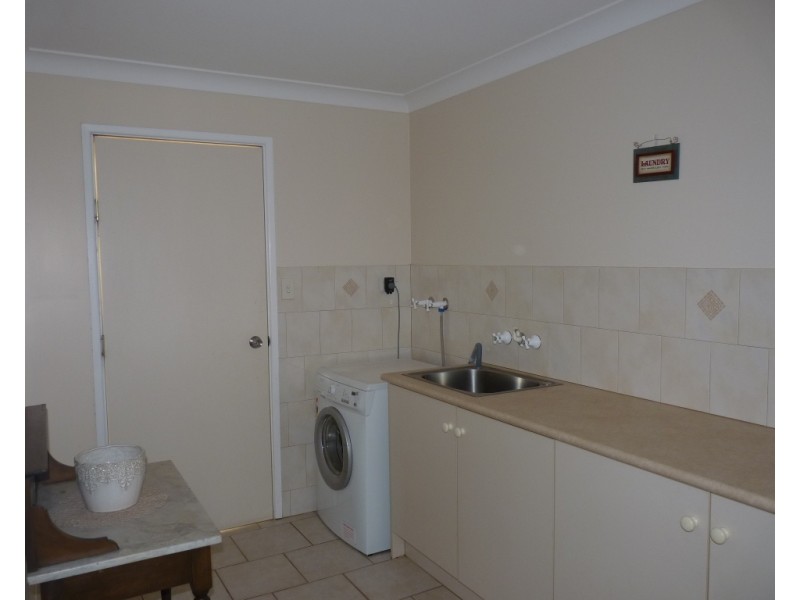 8 Hill Street, St George QLD 4487