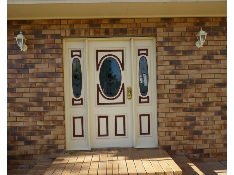 8 Hill Street, St George QLD 4487