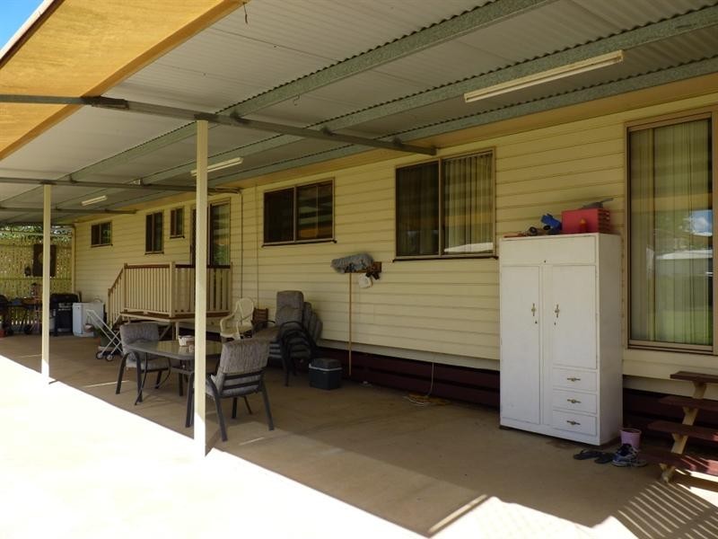 15 Taylor Street, St George QLD 4487