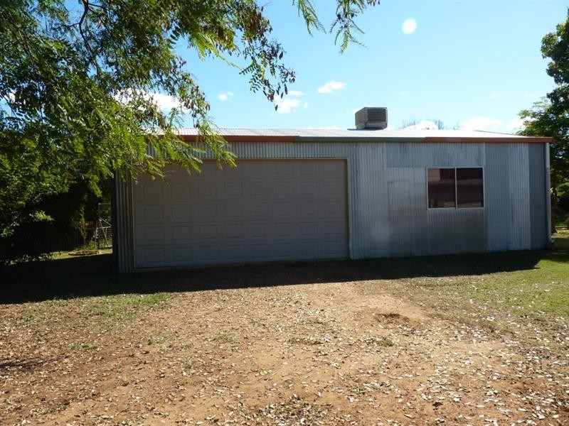 7 Robert Street, St George QLD 4487