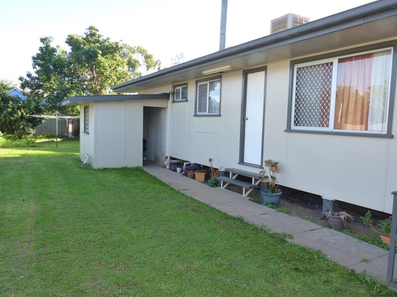 2/14 Hutt, St George QLD 4487