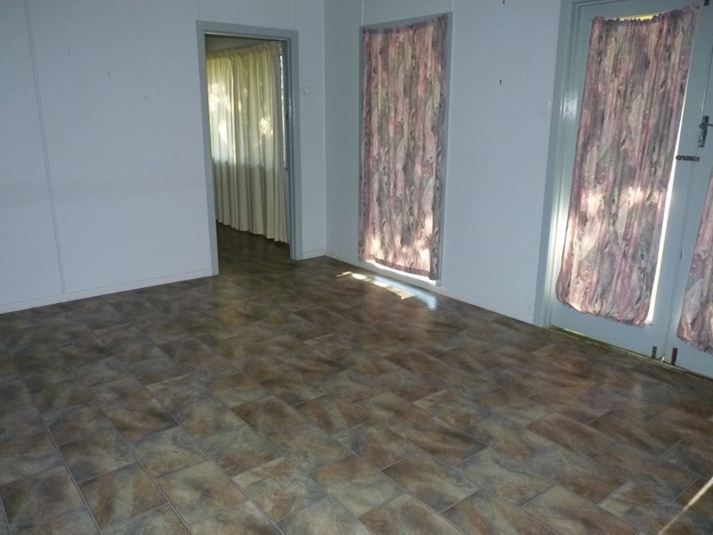 2/14 Hutt, St George QLD 4487