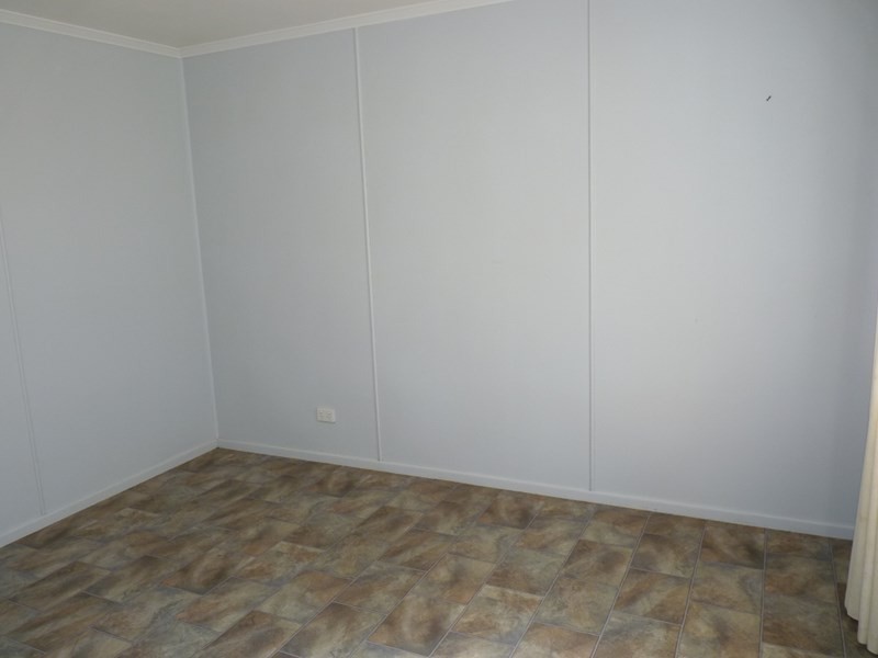 2/14 Hutt, St George QLD 4487