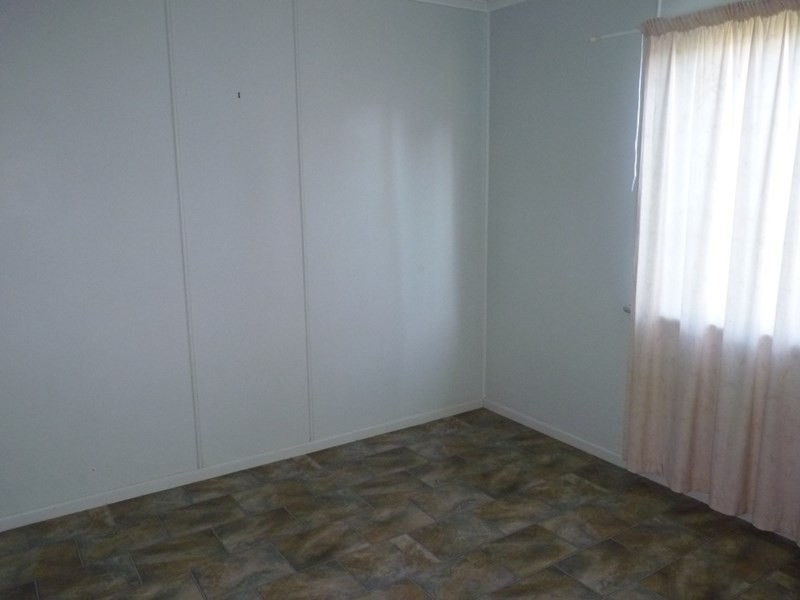 2/14 Hutt, St George QLD 4487