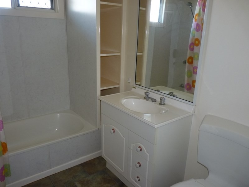 2/14 Hutt, St George QLD 4487