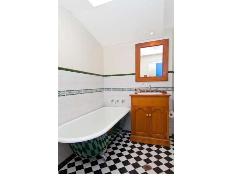 220 Edgeware Road, Newtown NSW 2042