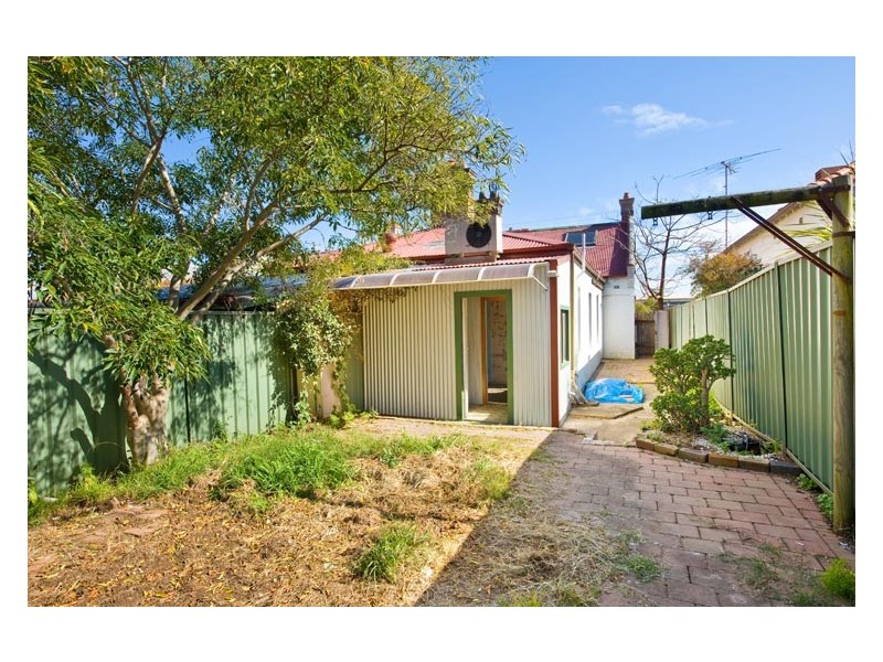 132 Unwins Bridge Road, St Peters NSW 2044