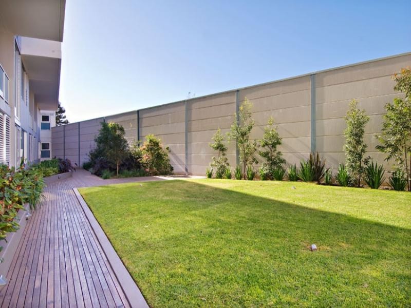 12/21 Coulson Street, Newtown VIC 3351