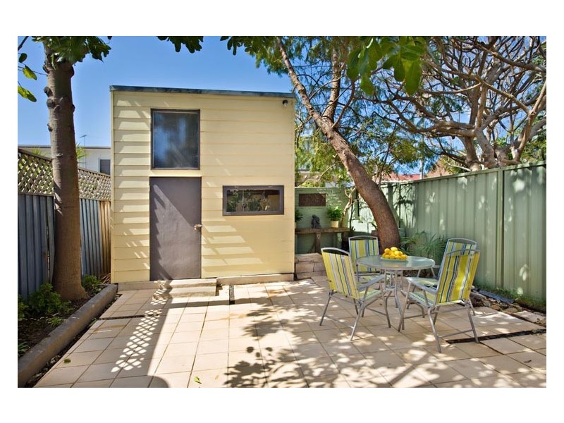 11 Grove Street, St Peters NSW 2044