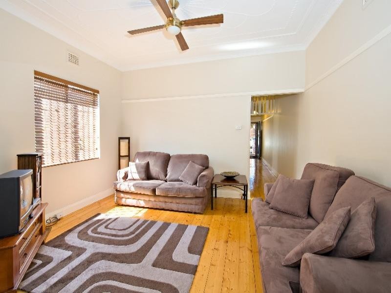 19 Brown Street, St Peters NSW 2044