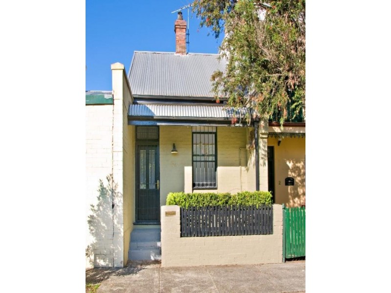 2a Commodore Street, Newtown NSW 2042