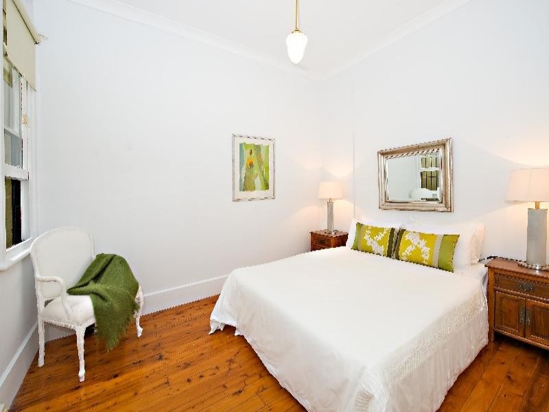 2a Commodore Street, Newtown NSW 2042