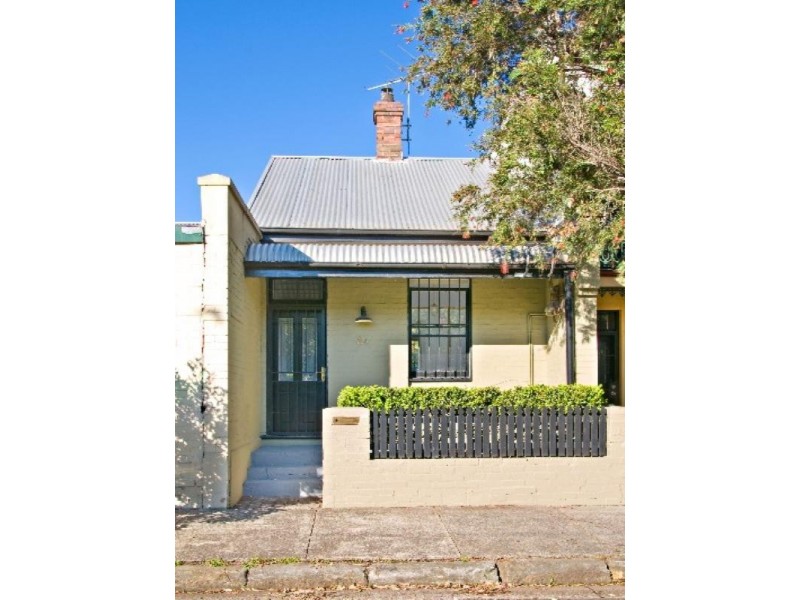 2a Commodore Street, Newtown NSW 2042