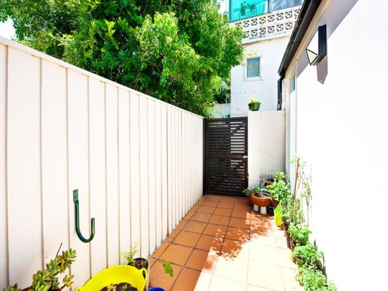 82 Burton Street, Darlinghurst NSW 2010