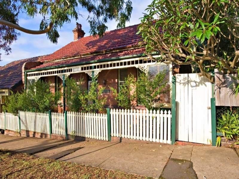 106 Railway Avenue, Stanmore NSW 2048