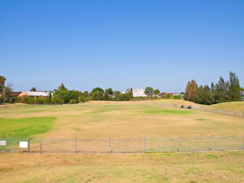 61 Goodsell Street, St Peters NSW 2044