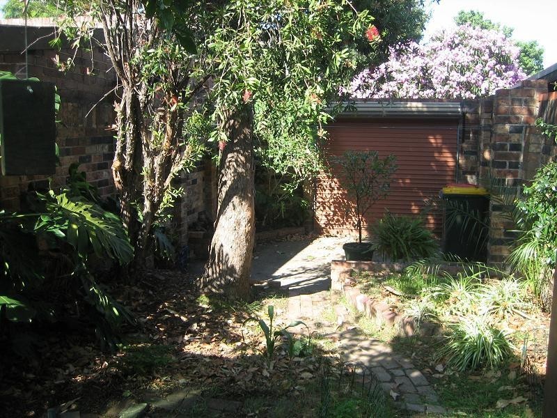 105 Clarendon Road, Stanmore NSW 2048