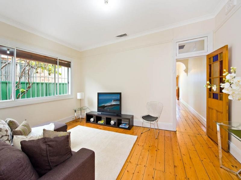 17 Sutherland Street, St Peters NSW 2044