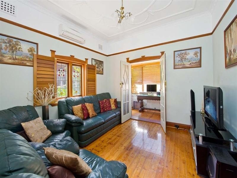 39 Clements Street, Russell Lea NSW 2046