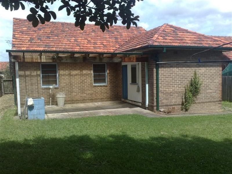 4 Ferrier Parade, Clemton Park NSW 2206