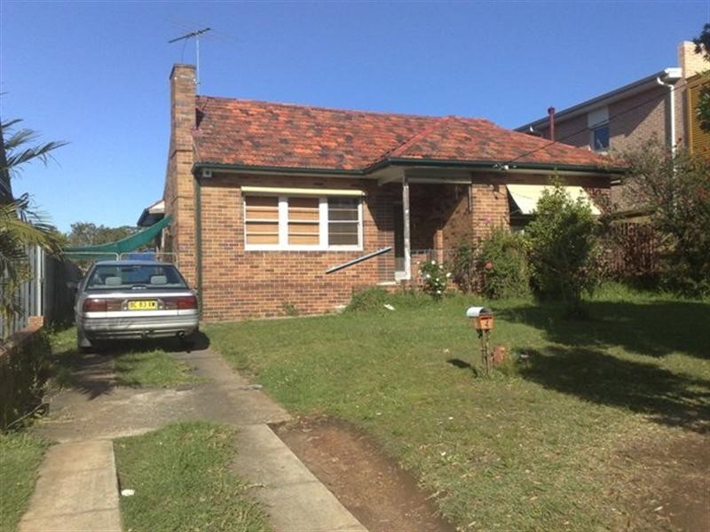 4 Ferrier Parade, Earlwood NSW 2206