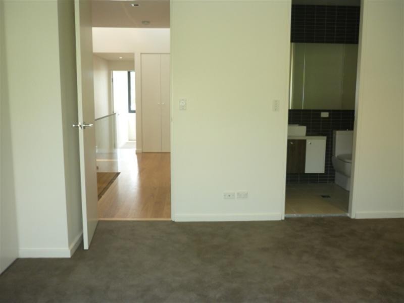 13 Kingston Road, Camperdown NSW 2050