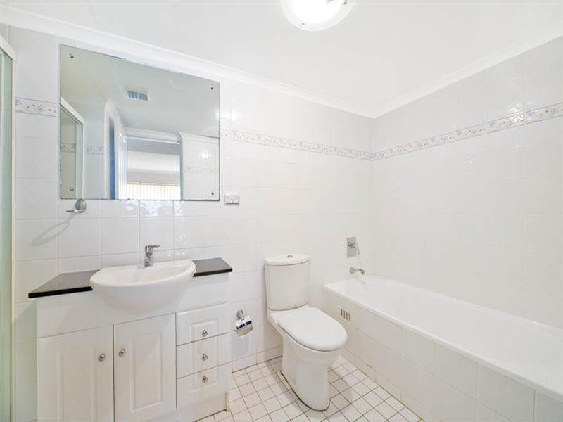 2/176 Salisbury Road, Camperdown NSW 2050