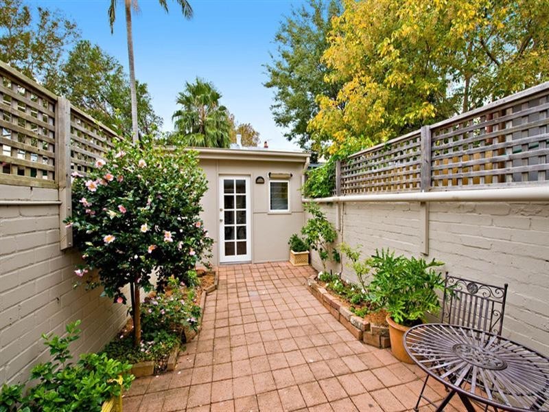 92 Simmons Street, Enmore NSW 2042