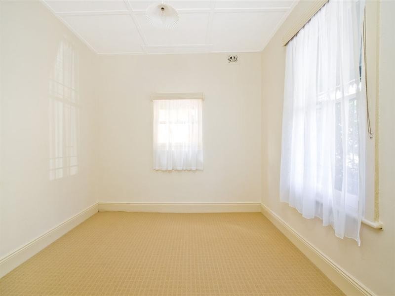 9 Newington Road, Marrickville NSW 2204