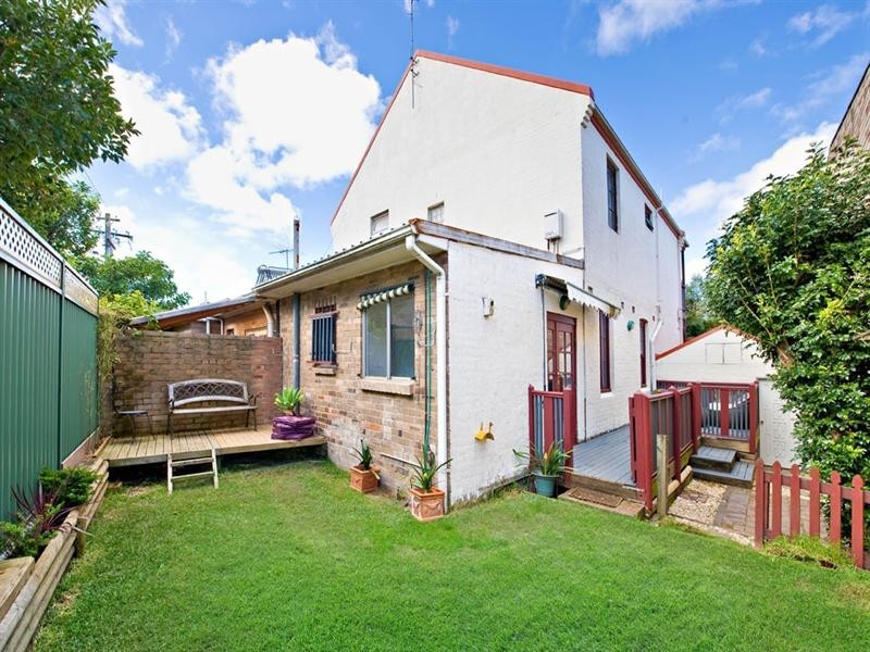 13A Barwon Park Road, St Peters NSW 2044